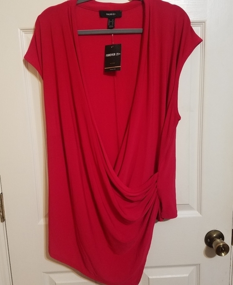 Plus size wrap top - Picture 2 of 6